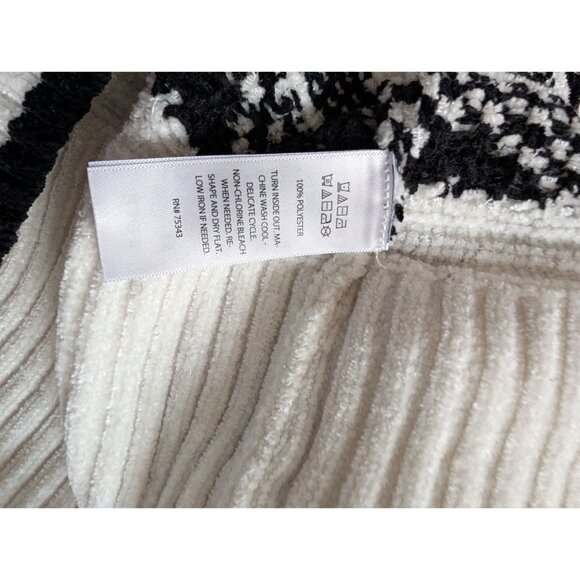 Christian Siriano Womens White & Black Geometric Knit Turtleneck Sweater Size M - Picture 6 of 8